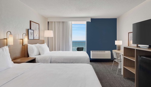 Room, 2 Queen Beds, Accessible (Mobility, Roll-In Shower)