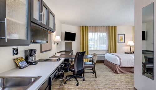 Studio Suite, 1 Queen Bed, Accessible (Mobility, Accessible Tub)