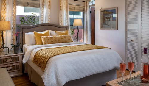 Standard Room, 1 Queen Bed