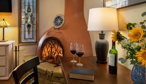 Deluxe Room, 1 King Bed, Fireplace, Garden View