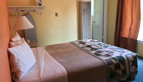 Standard Room, 1 Queen Bed