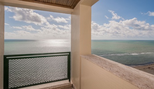 Deluxe Suite, 2 Twin Beds, Sea Facing