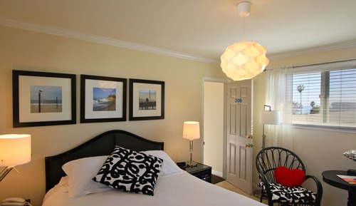 Standard Room, 1 Queen Bed