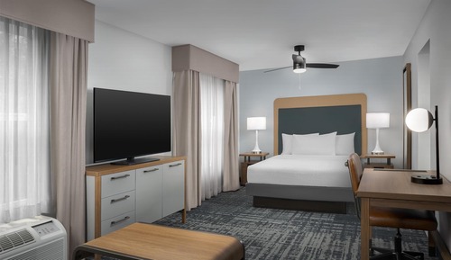 Studio, 1 Queen Bed, Accessible, Bathtub (Mobility & Hearing)