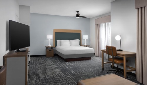 Studio, 1 King Bed, Accessible