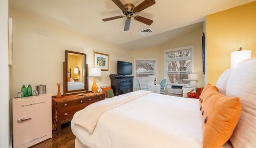Room, Jetted Tub, Lake View (Sunset)