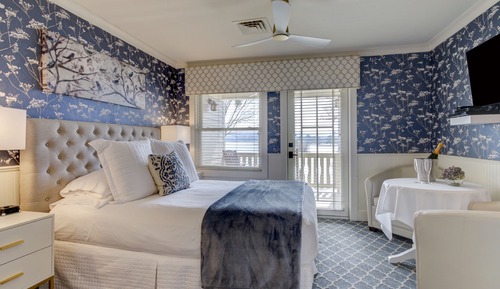 Room, Balcony, Lake View (Birdsong)