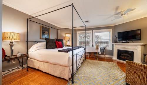 Room, Jetted Tub, Lake View (Snowball)