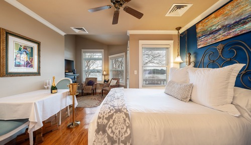 Room, Jetted Tub, Lake View (Velvet Ridge)