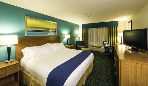 Room, 1 King Bed, Accessible (Mobility, Roll-In Shower)