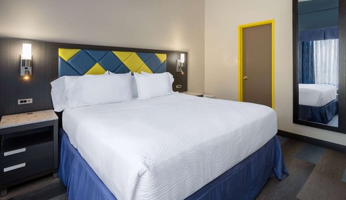 Deluxe Room, 1 King Bed, Non Smoking