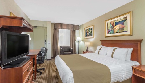 Room, 1 Queen Bed, Non Smoking (Spacious)