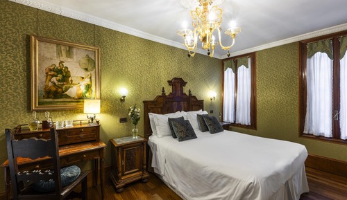 Economy Room