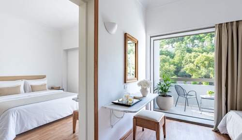 Premier Family Guestroom Inland View
