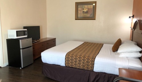 Queen Room 