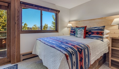 Premier Studio (Unit 106)