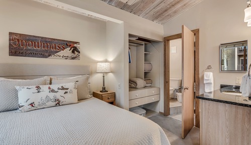 Premier Studio (Unit 412)