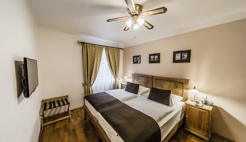 Standard Quadruple Room, River View