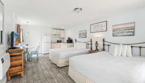 Double Room, 2 Queen Beds, Kitchenette (Check-In Age 25)