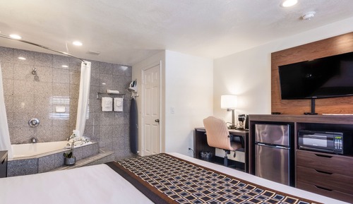 Suite, 1 King Bed, Non Smoking