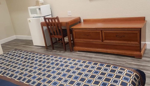 Deluxe Double Room, 2 Queen Beds, Refrigerator & Microwave, Ground Floor