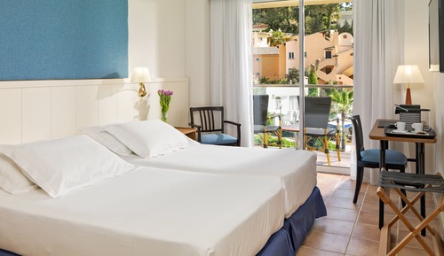 Standard Room, Partial Sea View