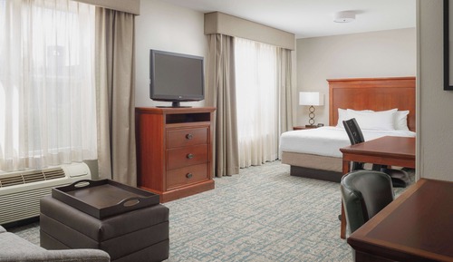 Studio, 1 Queen Bed, Accessible (Mobility & Hearing, Roll-in Shower)