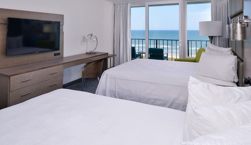 Oceanfront, 2 Queen Beds