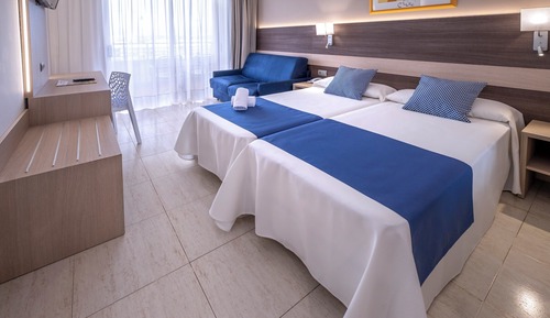Standard Double Room, Balcony (2 Adults)