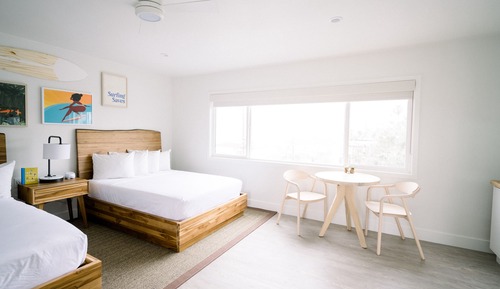 Peaceful Two Doubles Room with Partial Ocean View