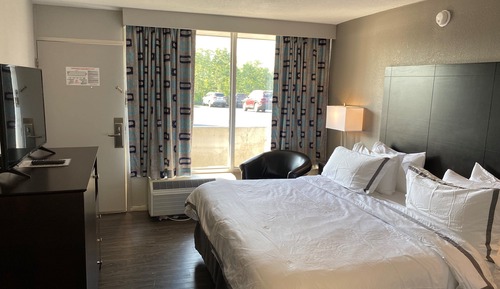 Standard Room, 1 King Bed