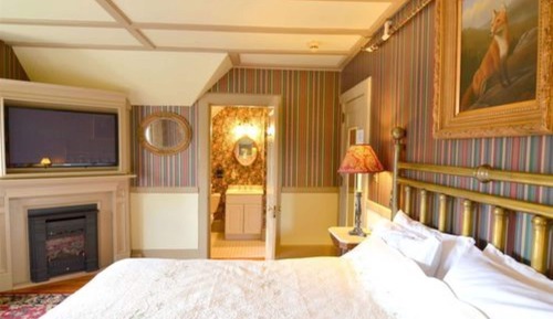 Room (Tom)
