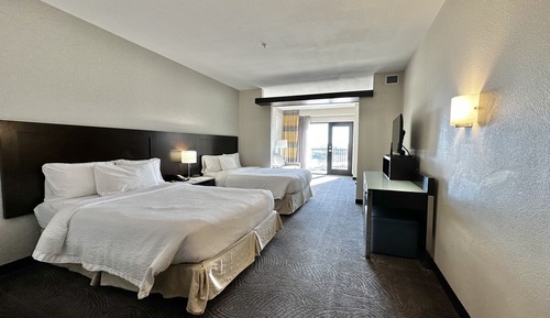 Suite, Multiple Beds, Balcony (Mobility/Hearing Accessible, Tub)