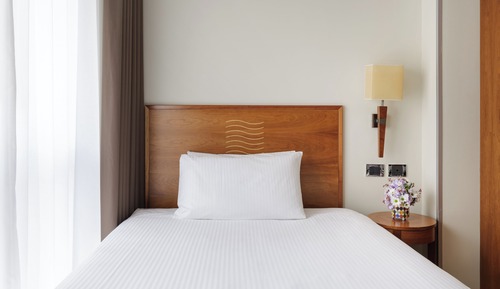 Single Room (French bed)