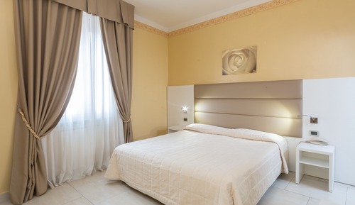 Double Room, 1 Double Bed