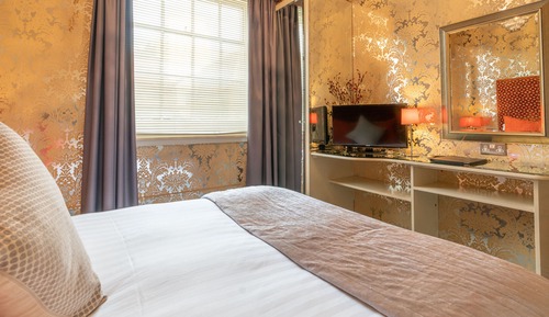 Superior Double Room, Ensuite (Alice)