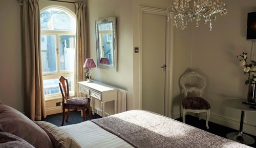 Superior Double Room, Ensuite (Harlequin)