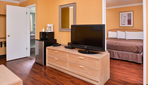 Suite, 1 King Bed with Sofa bed, Non Smoking