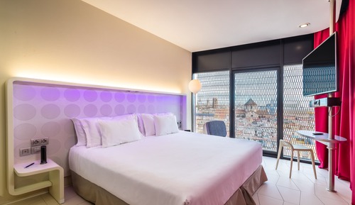 Deluxe Room, City View