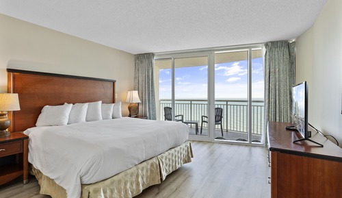 Three Bedroom Condo, Ocean View, Balcony, Full Kitchen