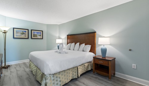 One Bedroom Deluxe Suite- 1 King Bed, Oceanfront, Private Balcony, Full Kitchen