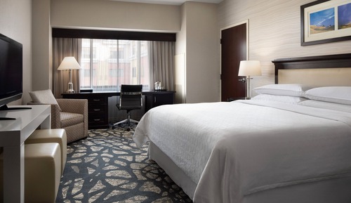 Club Room, 1 King Bed, Balcony