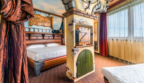 Junior Suite (Family Room - Tema MIRABILANDIA)