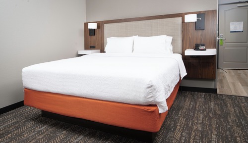 One king bed non smoking