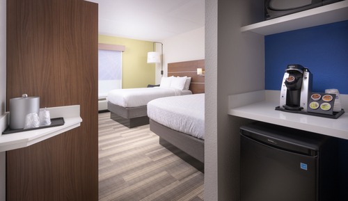 Standard Room, 2 Queen Beds, Accessible (Accessible Tub)