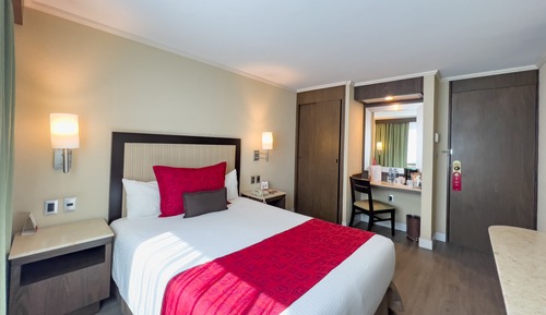 Deluxe Room, 1 King Bed