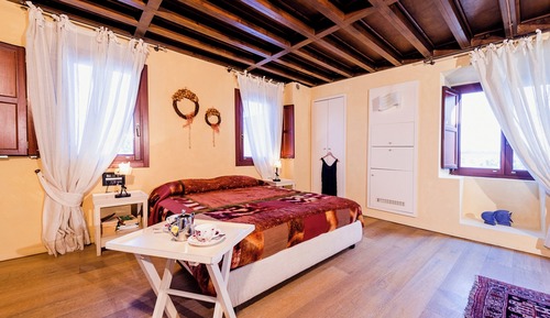 Thalassa Suite with Spa Tub & Sea View