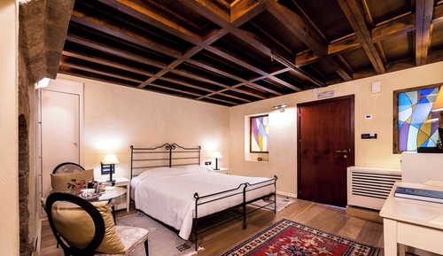 Mythos Junior Suite with Spa Tub