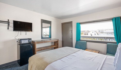 Standard Room, 1 Queen Bed