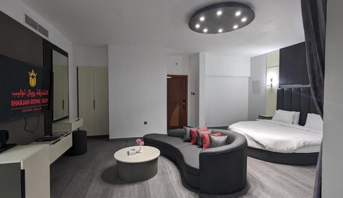 Presidential Studio Suite, Jetted Tub